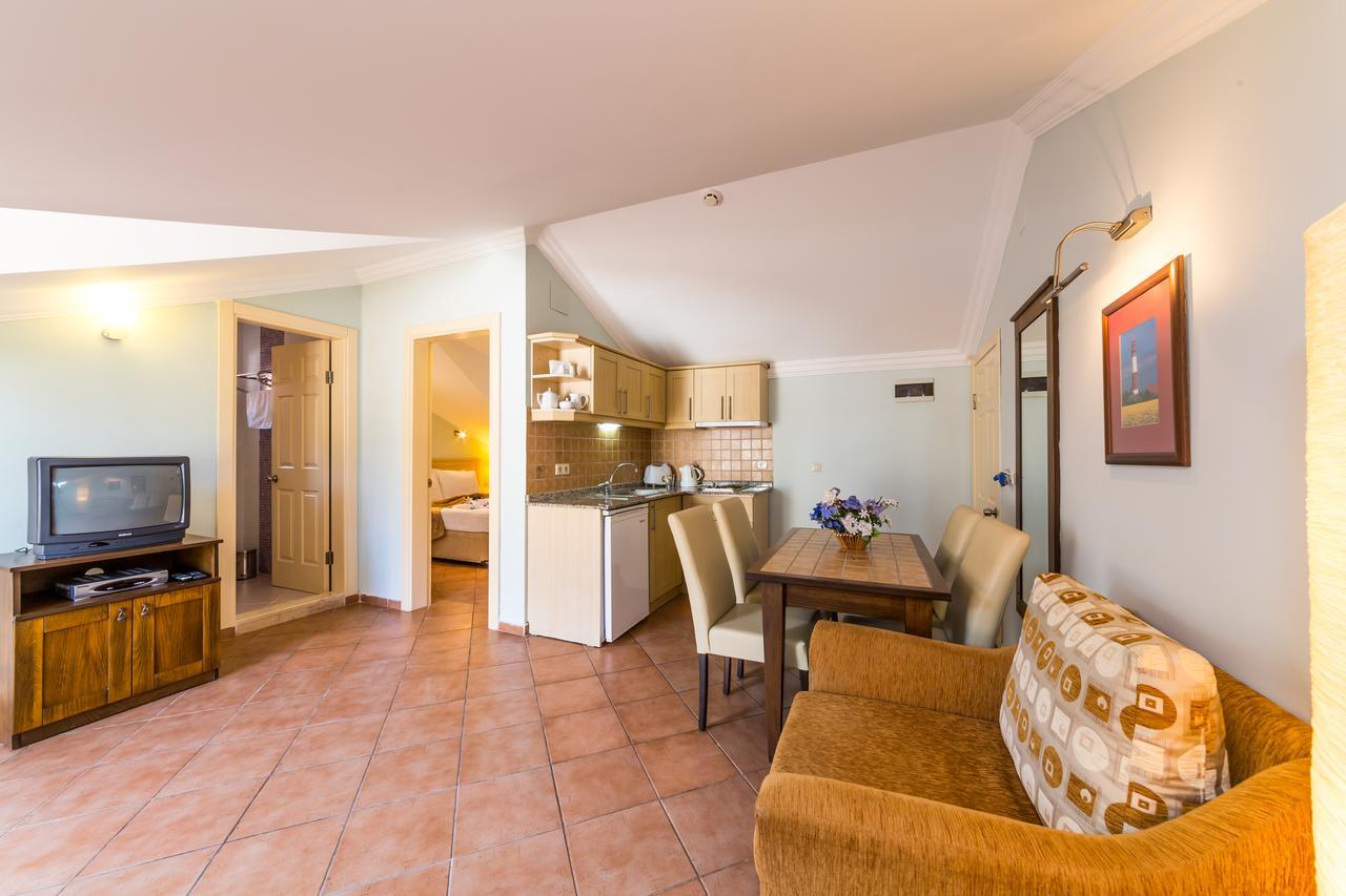 מרמריס Lighthouse Apartments מראה חיצוני תמונה